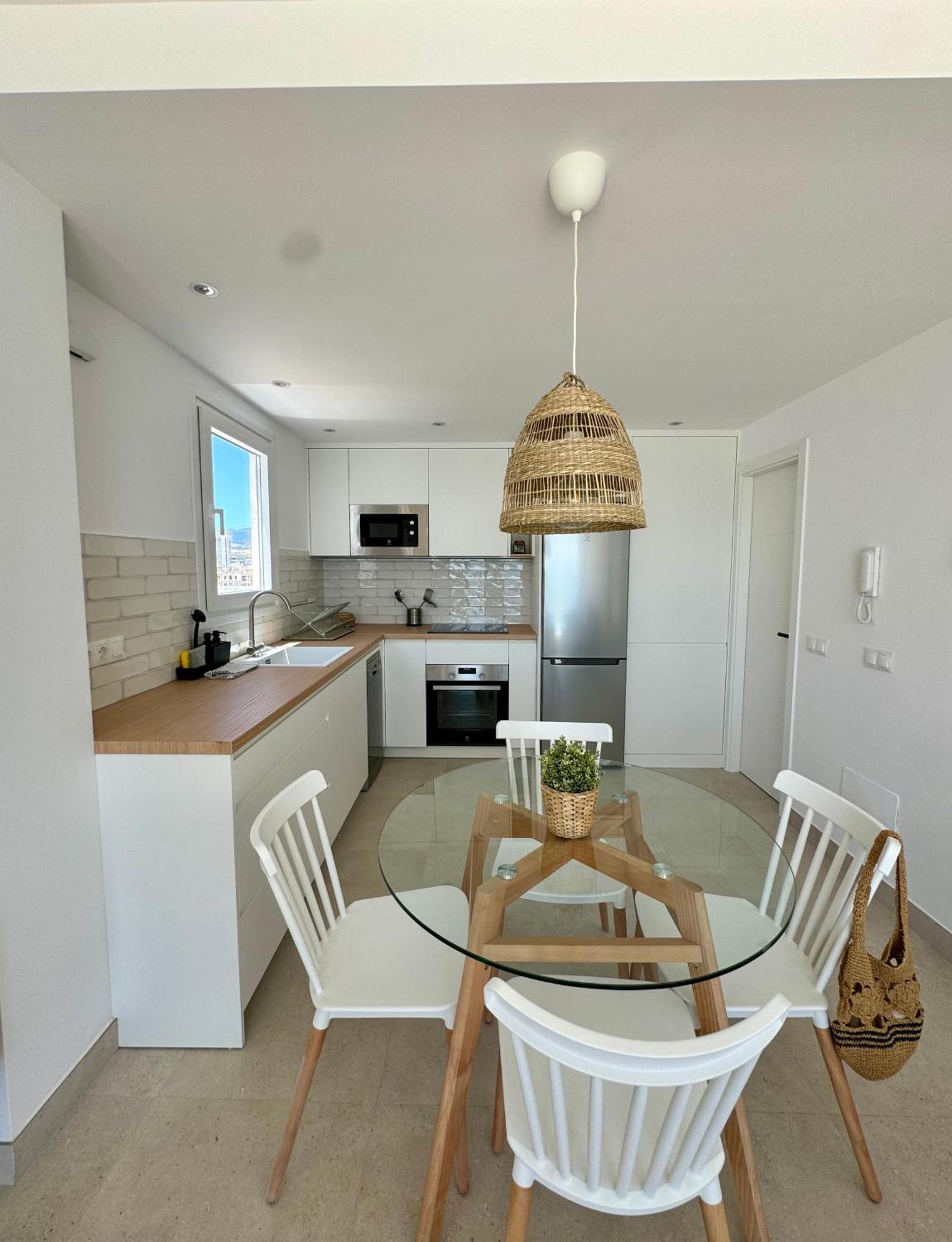 Sunnypalms - Beachfront Penthouse With Stunning Sea View Estepona Kültér fotó