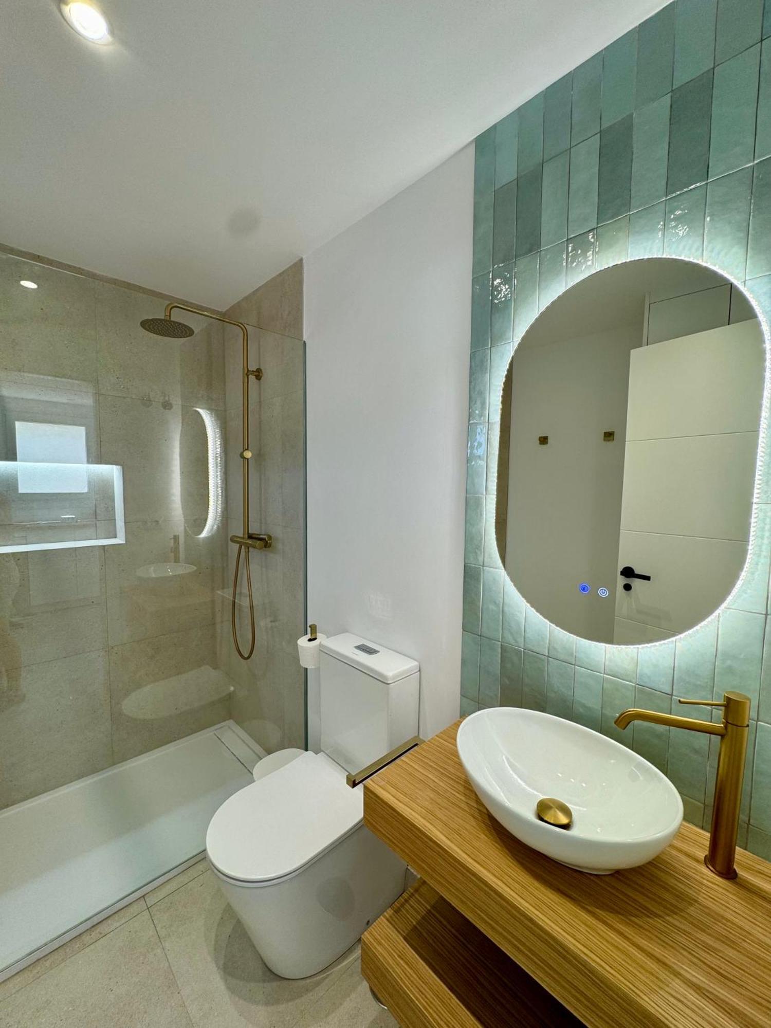 Sunnypalms - Beachfront Penthouse With Stunning Sea View Estepona Kültér fotó