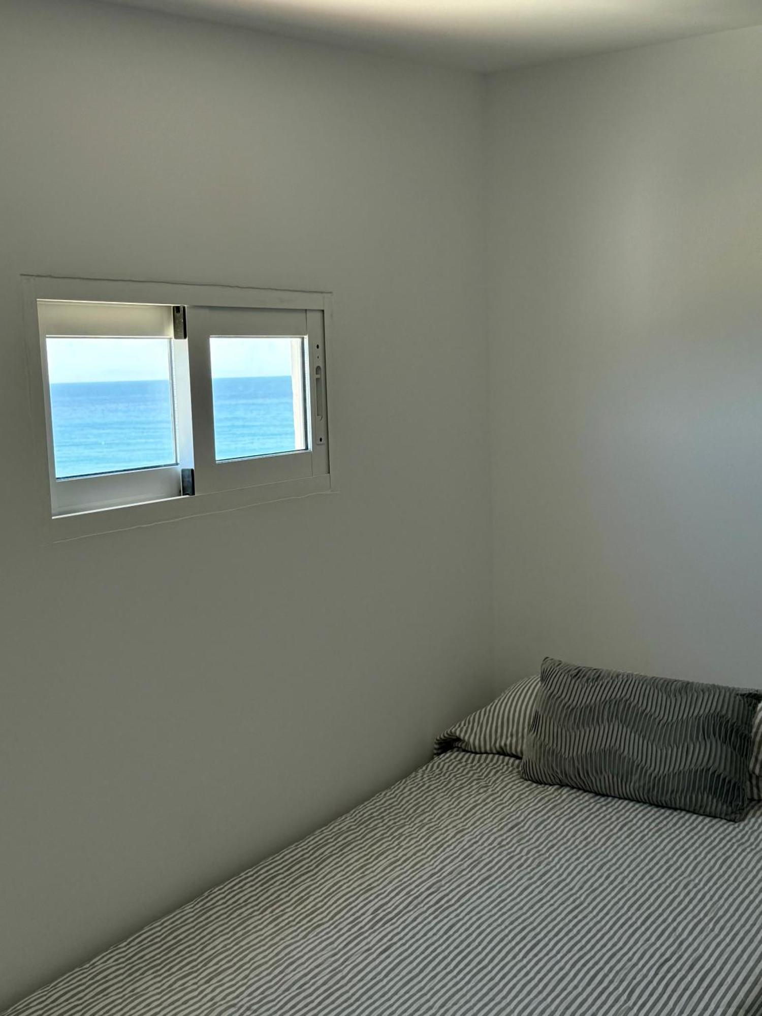 Sunnypalms - Beachfront Penthouse With Stunning Sea View Estepona Kültér fotó
