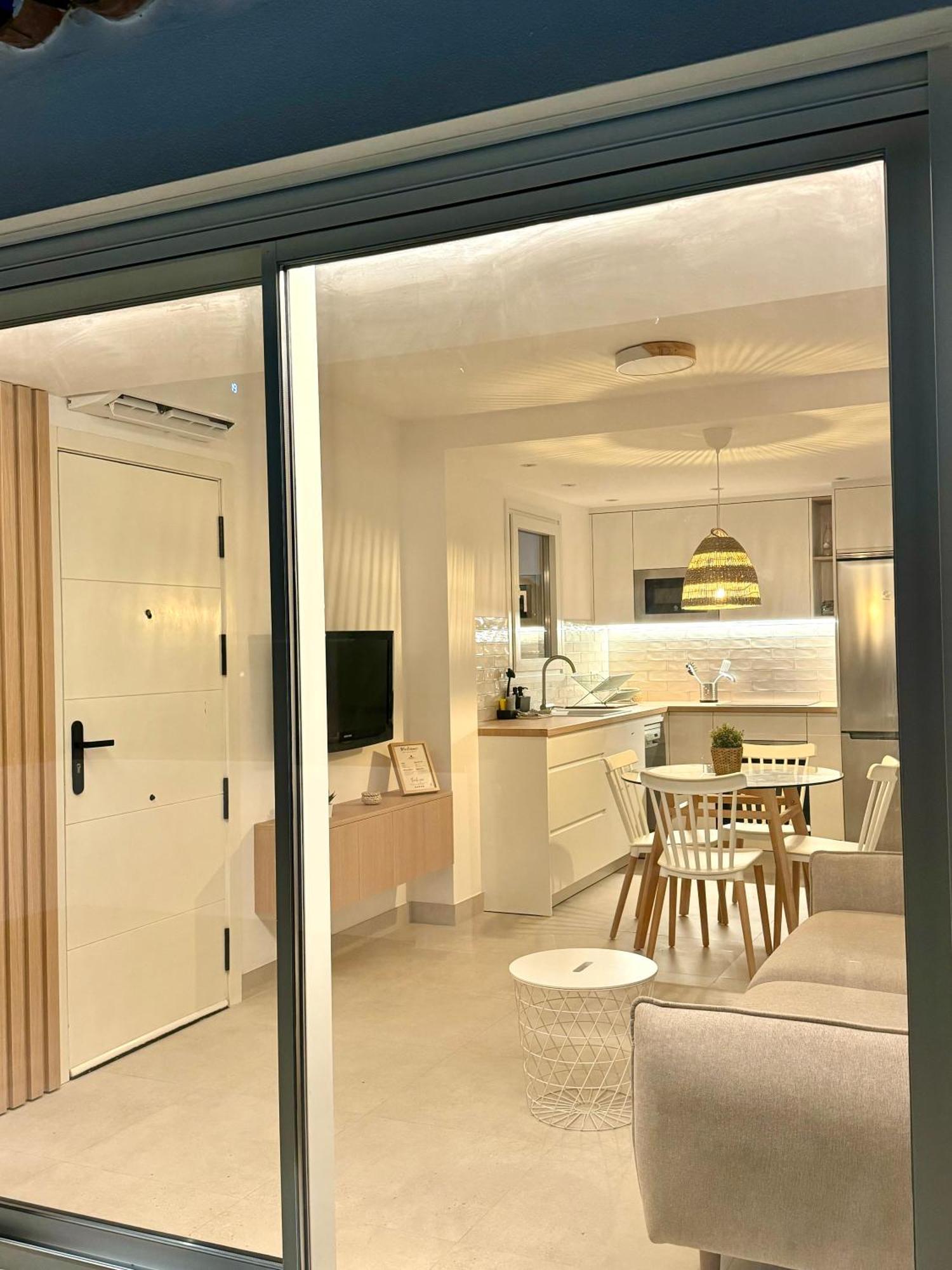 Sunnypalms - Beachfront Penthouse With Stunning Sea View Estepona Kültér fotó